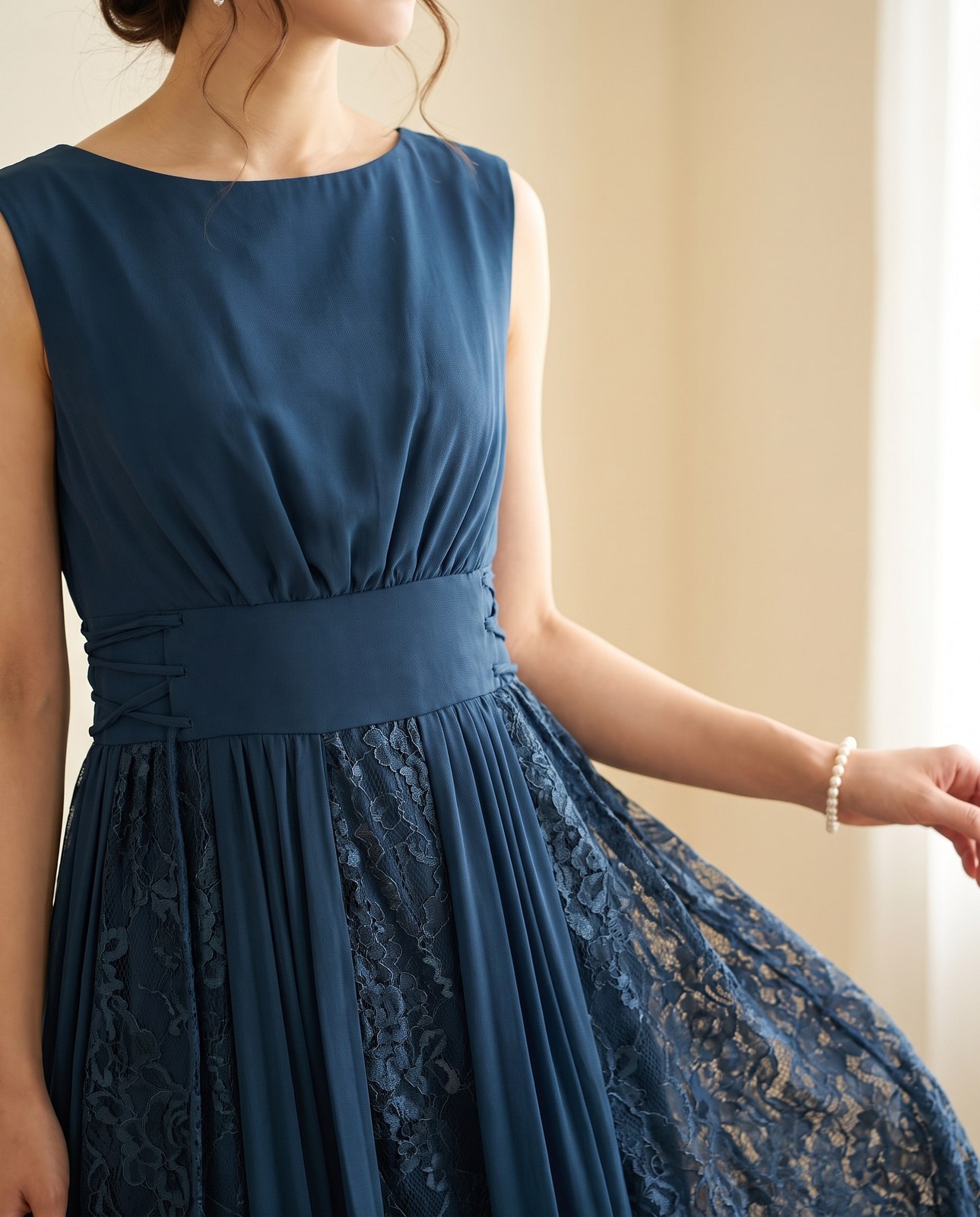 レース×プリーツ切り替えドレス（ネイビー・ブルー系・Sサイズ）| 名古屋のレンタルドレス24DRESS 写真2