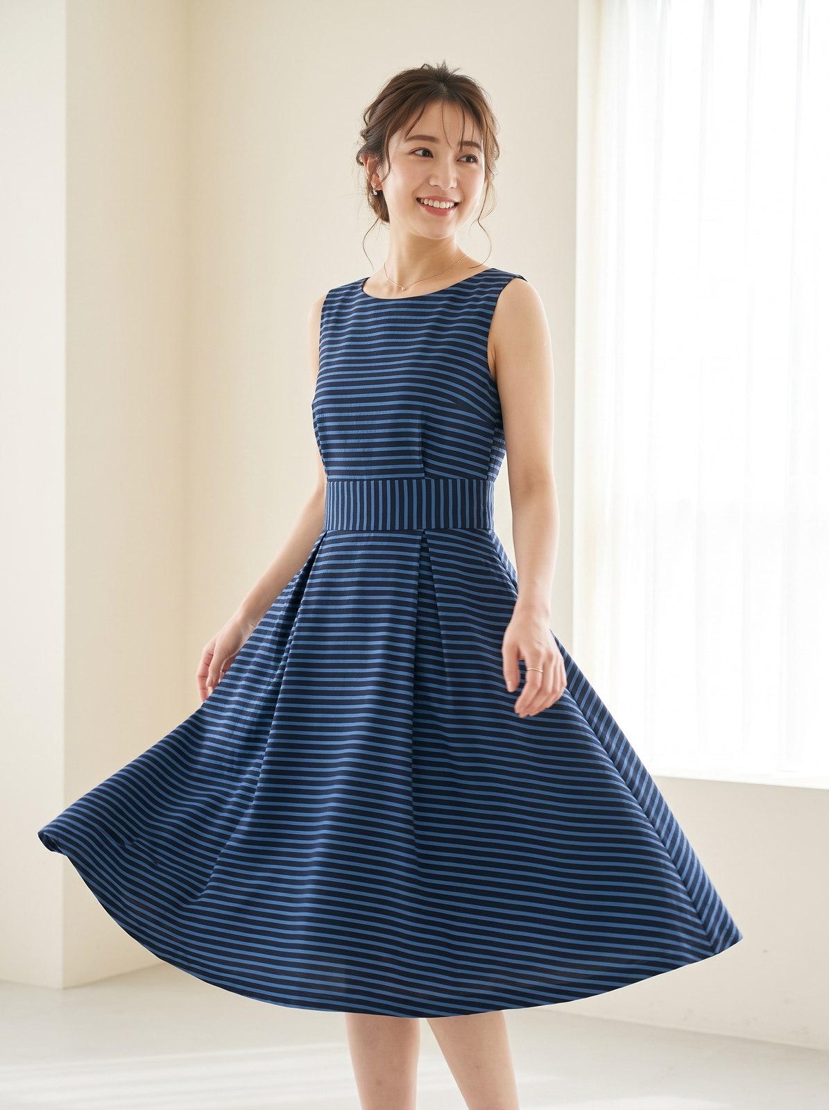 ストライプコクーンシルエットミディ丈結婚式ワンピースパーティードレス（ネイビー・ブルー系・Sサイズ）| 名古屋のレンタルドレス24DRESS