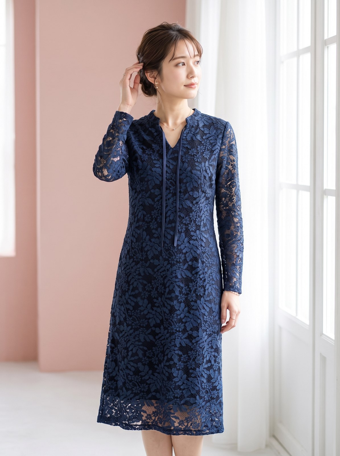 上品でエレガントなスタイル!総レースワンピース（ネイビー・ブルー系・Sサイズ）| 名古屋のレンタルドレス24DRESS