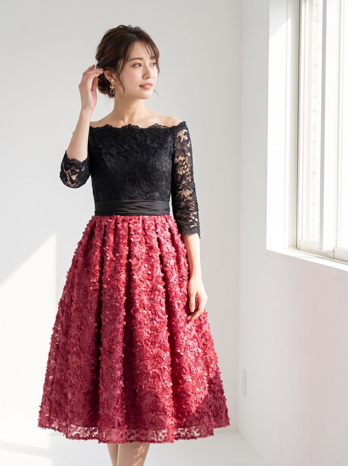 立体感のある繊細なレース刺繍が散りばめられたフォーマルドレス(レッド・ピンク系・Mサイズ)| 名古屋のレンタルドレス24DRESS