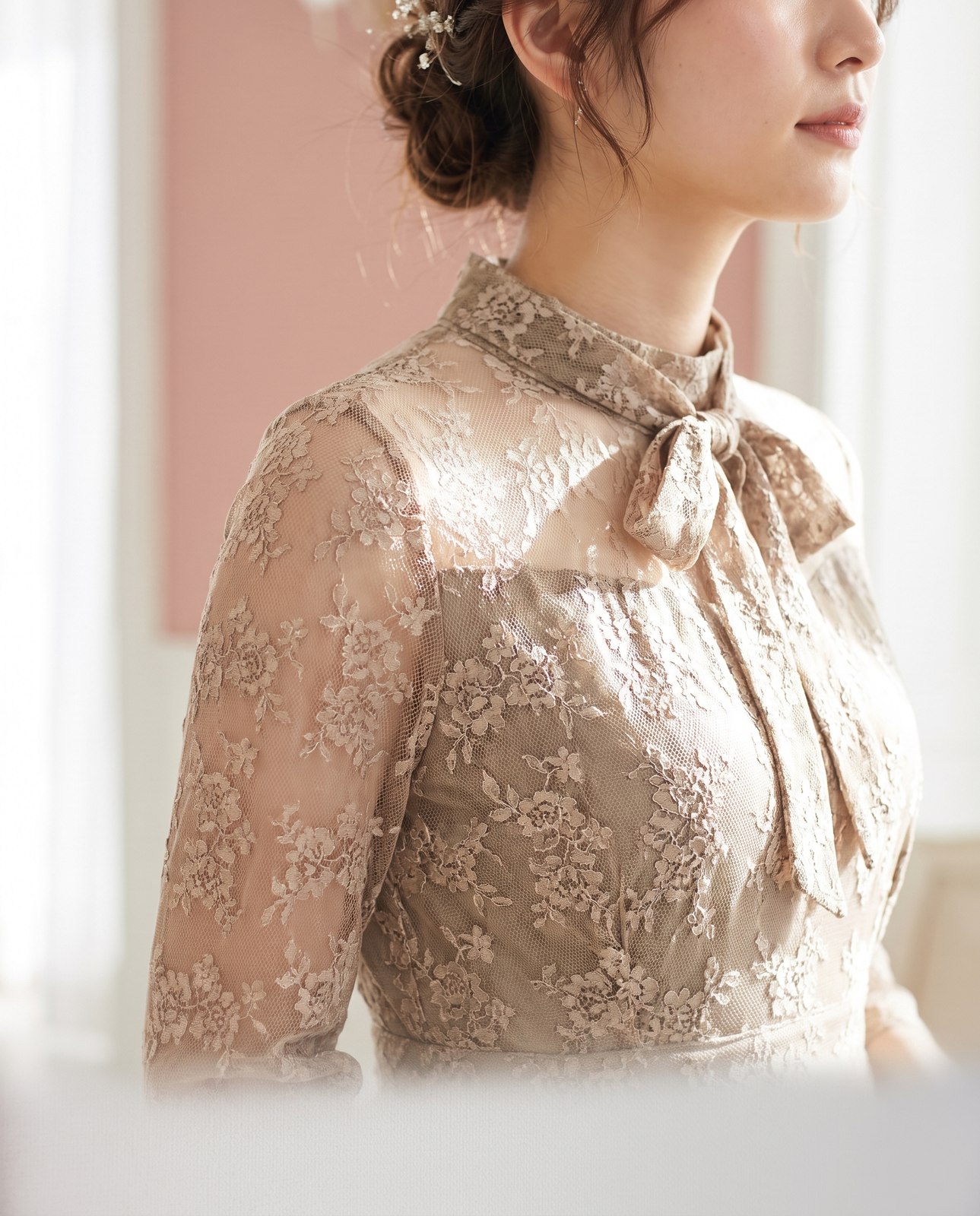 総レース ボウタイワンピース（ブラウン・ベージュ系・Mサイズ）| 名古屋のレンタルドレス24DRESS 写真2