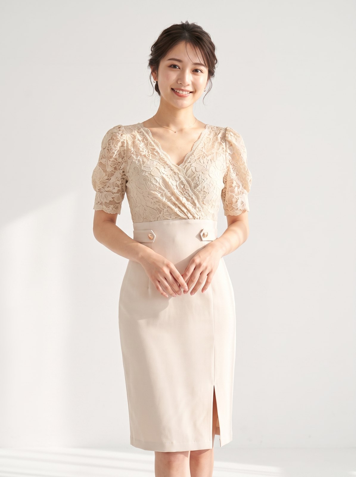 レース切り替え スリット入りワンピース（ホワイト・グレー系・Lサイズ）| 名古屋のレンタルドレス24DRESS