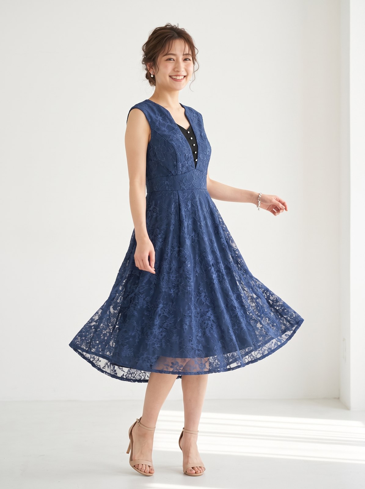 総レース Vネックパーティードレス(ネイビー・ブルー系・XSサイズ)| 名古屋のレンタルドレス24DRESS
