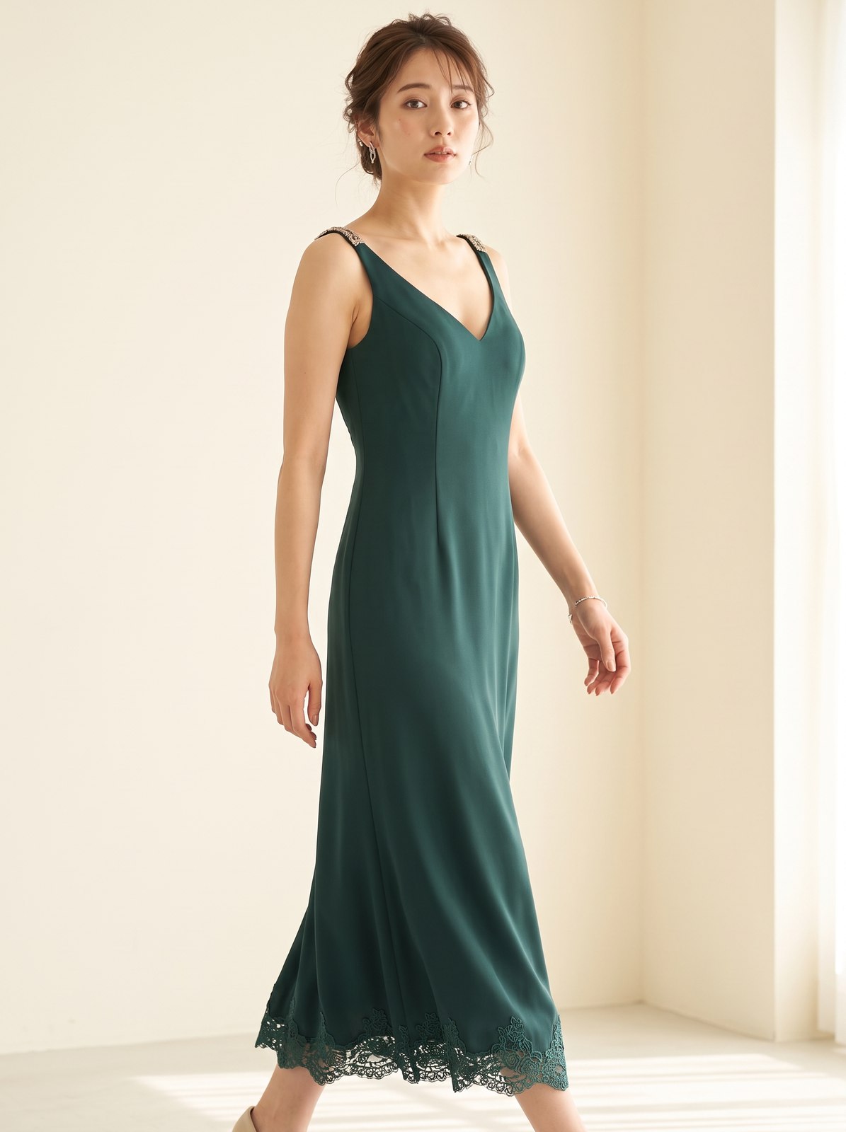 裾レース Iラインパーティードレス（グリーン系・Mサイズ）| 名古屋のレンタルドレス24DRESS