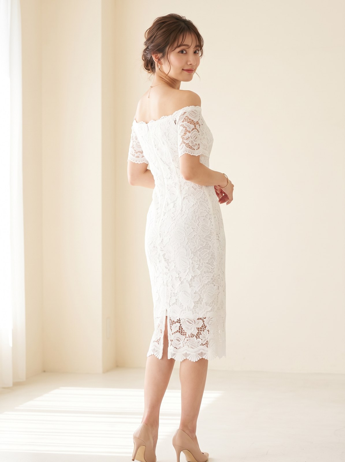 総レース オフショルタイトパーティードレス（ホワイト・グレー系・Mサイズ）| 名古屋のレンタルドレス24DRESS