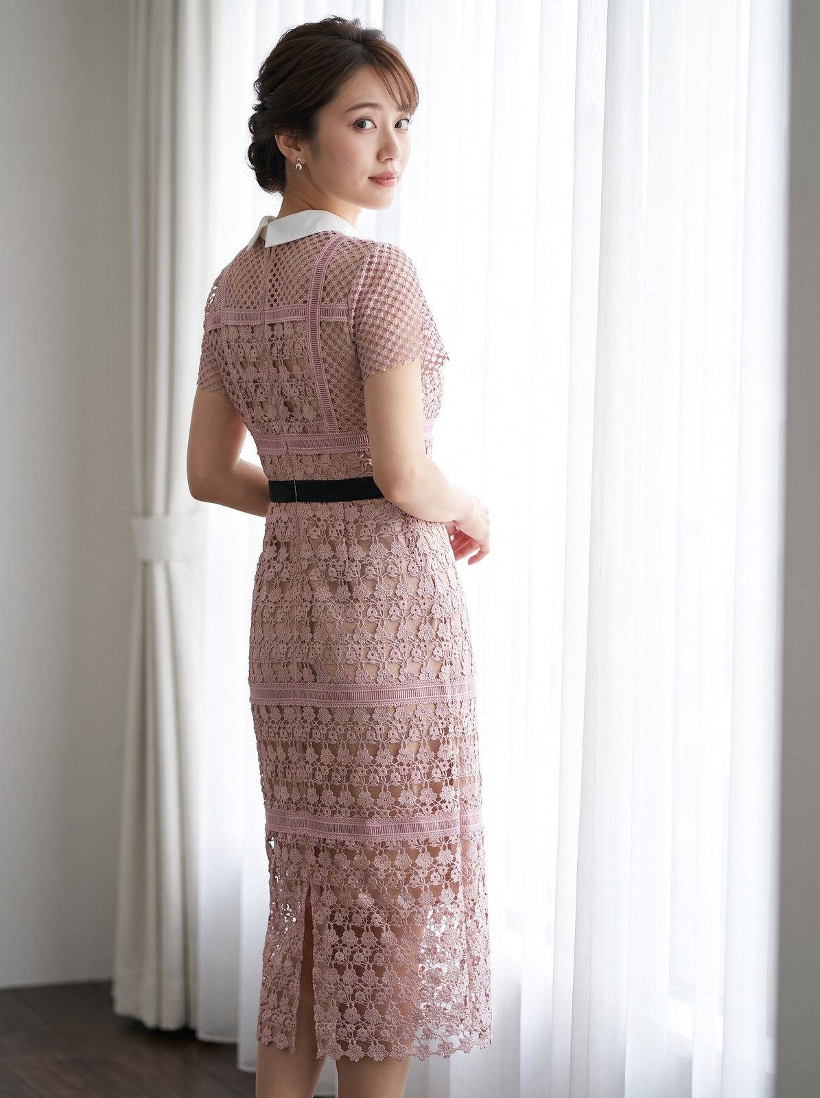 編み上げレース 襟付きパーティードレス（レッド・ピンク系・Mサイズ）| 名古屋のレンタルドレス24DRESS
