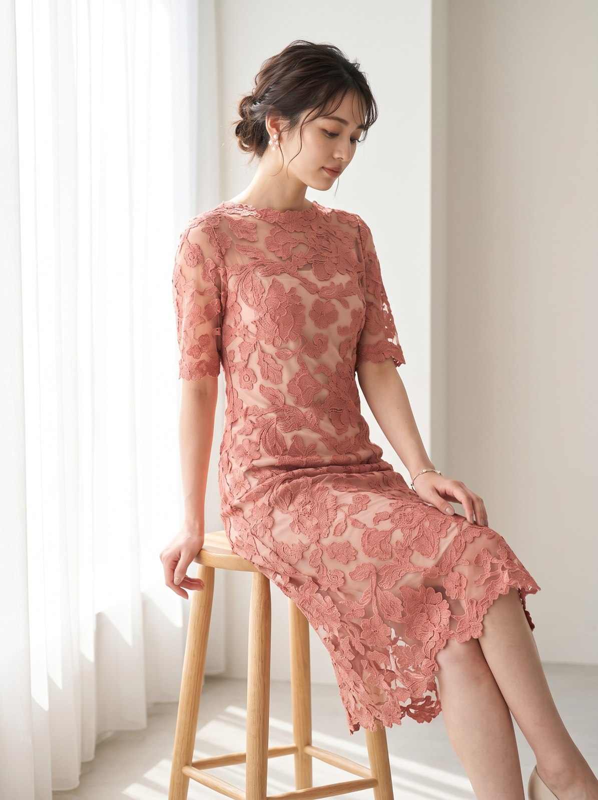 総レース タイトパーティードレス(レッド・ピンク系・Mサイズ)| 名古屋のレンタルドレス24DRESS