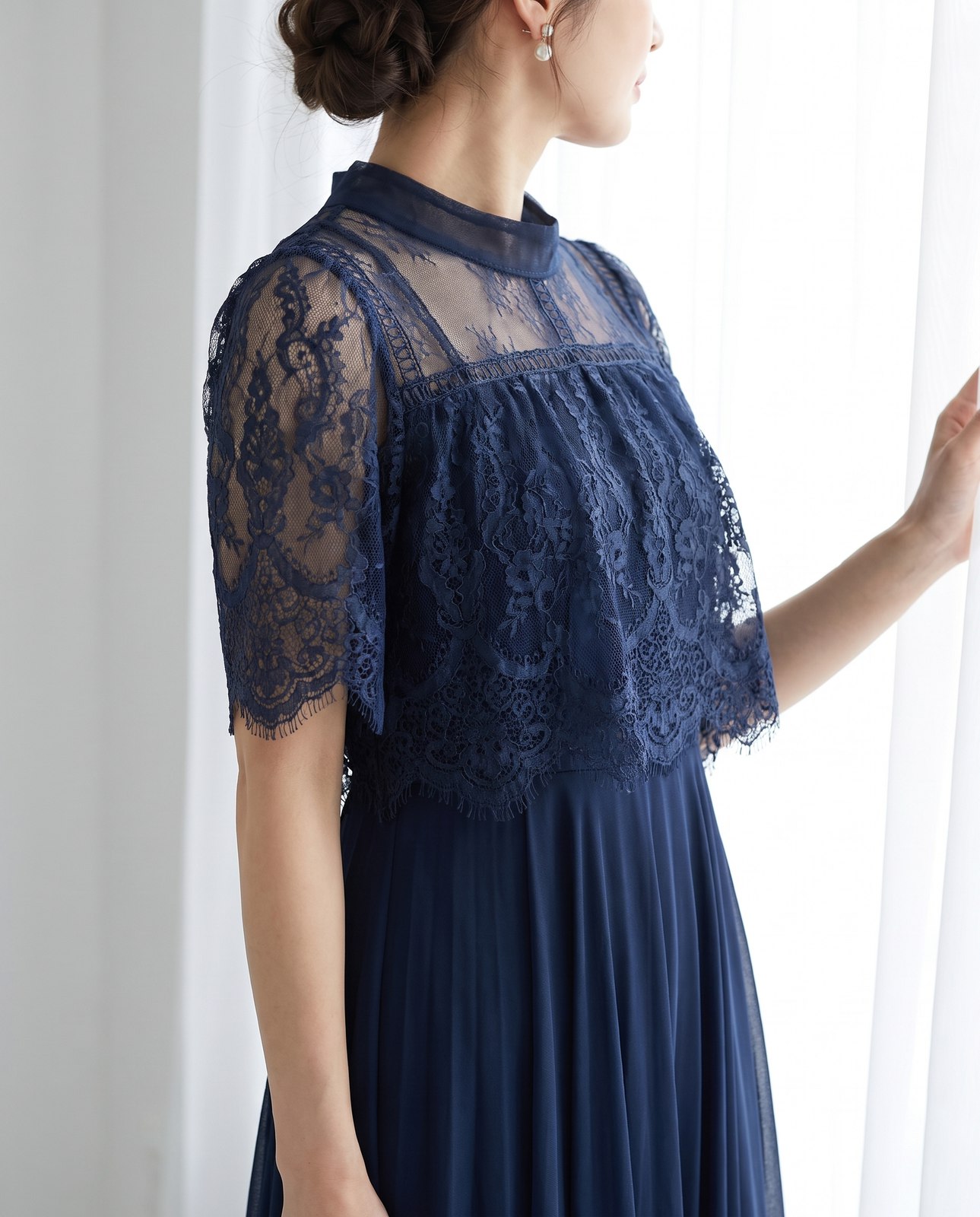 半袖レースフレアパーティーミモレ丈ドレスワンピース（ネイビー・ブルー系・Sサイズ）| 名古屋のレンタルドレス24DRESS 写真2