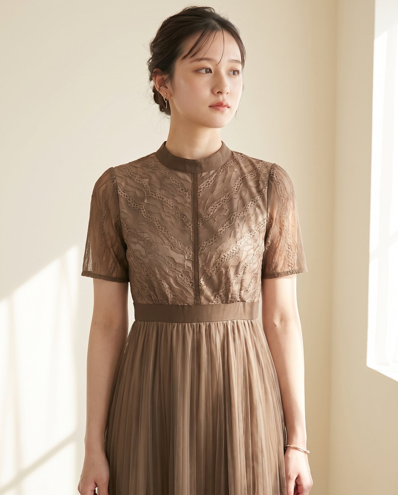 エアリーチュール レースドレス（ブラウン・ベージュ系・Mサイズ）| 名古屋のレンタルドレス24DRESS 写真2