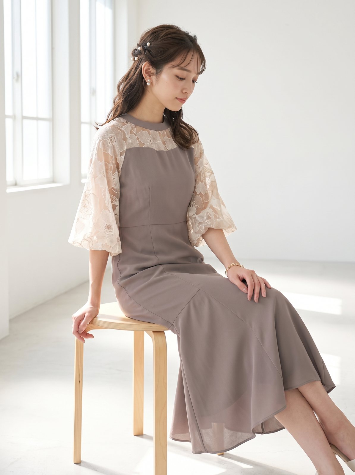 シアー刺繍風スリーブ マーメイドドレス(ホワイト・グレー系・Mサイズ)| 名古屋のレンタルドレス24DRESS