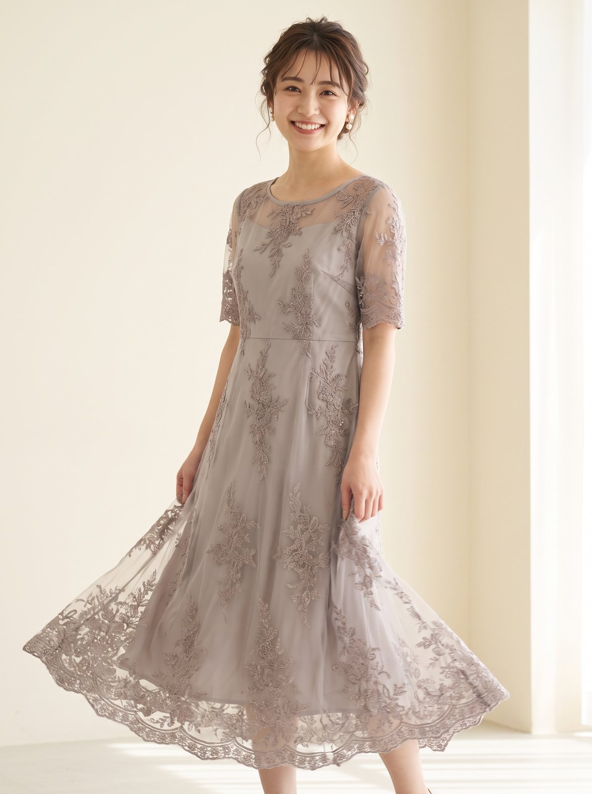 刺繍チュール フレアミディドレス(ホワイト・グレー系・Lサイズ)| 名古屋のレンタルドレス24DRESS