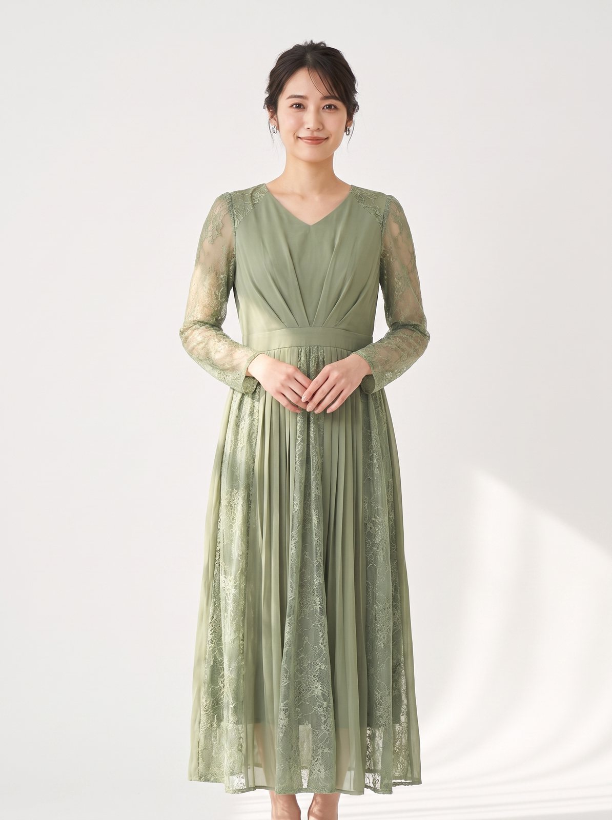 Vネックタック レースプリーツドレス（グリーン系・Mサイズ）| 名古屋のレンタルドレス24DRESS